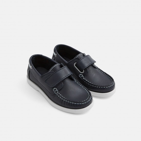 Boy boat shoes