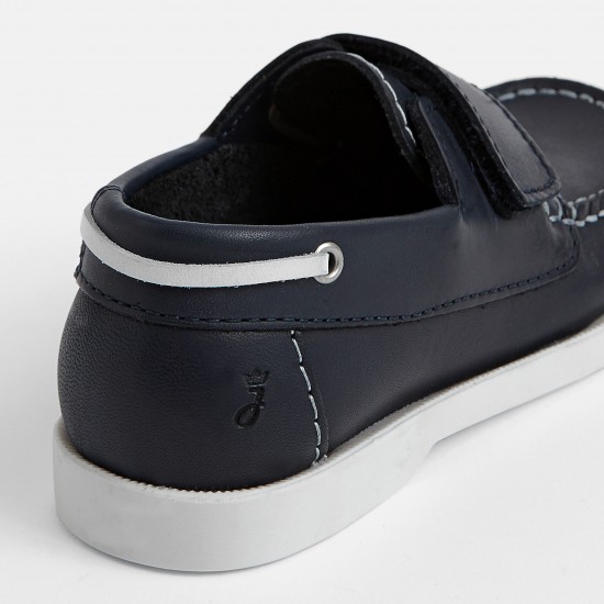 Boy boat shoes