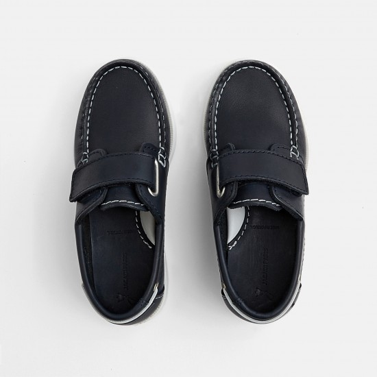 Boy boat shoes