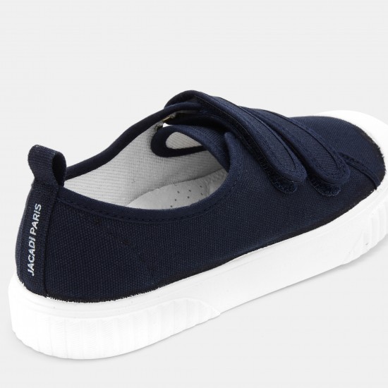 Boy canvas tennis shoes