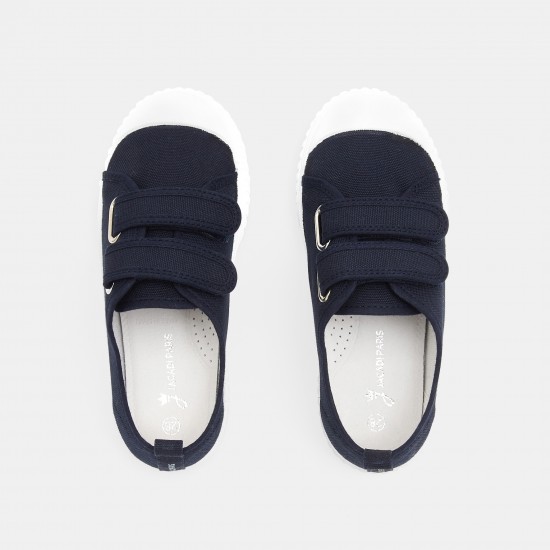 Boy canvas tennis shoes
