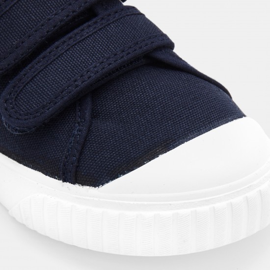 Boy canvas tennis shoes
