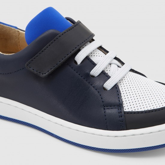 Boy tennis shoes