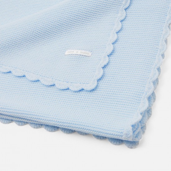 Scalloped blanket